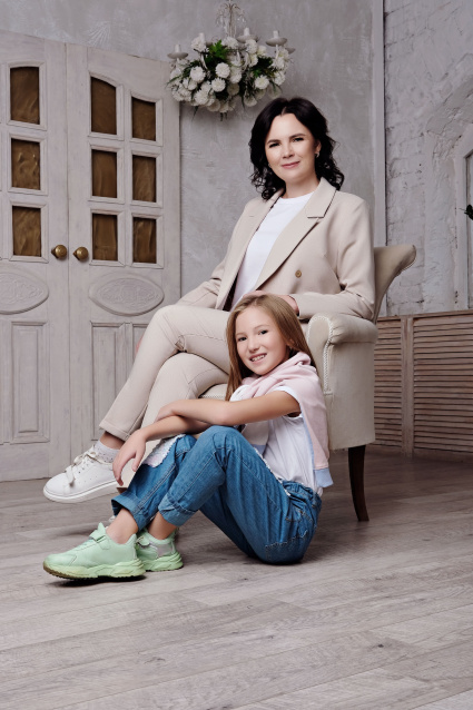 Семейная фотосессия в студии с детьми - заказать в Красноярске от фотостудии Fashion Box
 – фото № 9