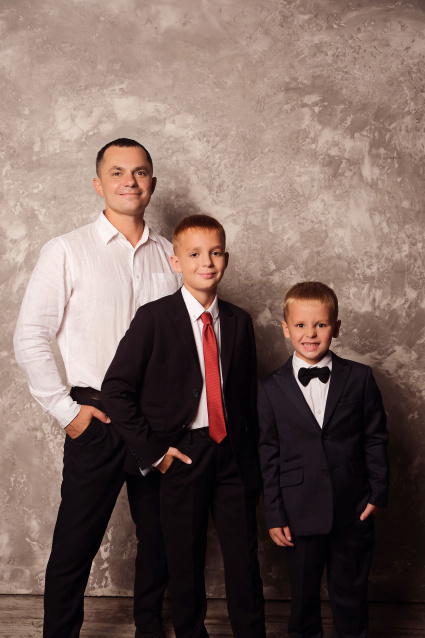 Семейная фотосессия в студии с детьми - заказать в Красноярске от фотостудии Fashion Box
 – фото № 8
