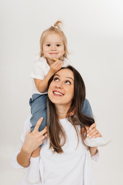 Семейная фотосессия в студии с детьми - заказать в Красноярске от фотостудии Fashion Box
 – фото № 21