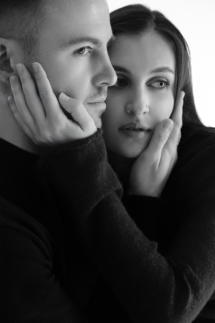 Заказать фотосессию Love Story в студии от сети фотостудий Fashion Box в Красноярске
 – фото № 4