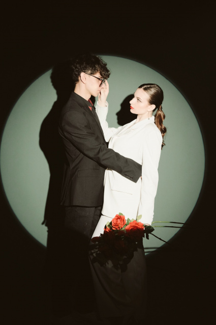 Заказать фотосессию Love Story в студии от сети фотостудий Fashion Box в Красноярске
 – фото № 17