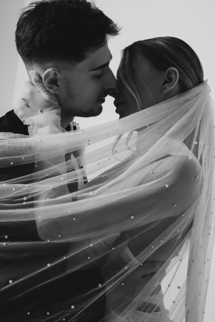 Свадебная фотосессия в Красноярске — стиль, чувства и незабываемые кадры – фото № 15