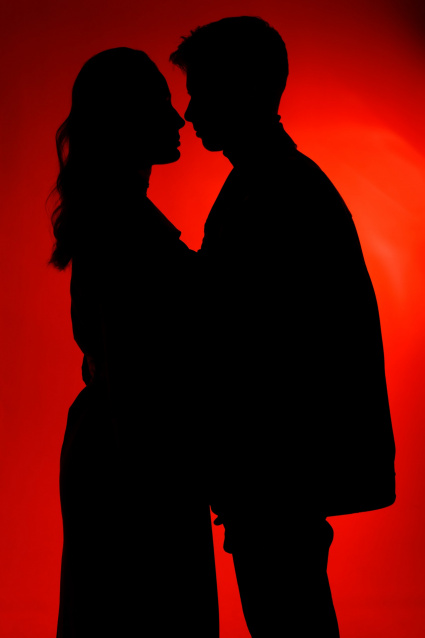 Заказать фотосессию Love Story в студии от сети фотостудий Fashion Box в Красноярске
 – фото № 9