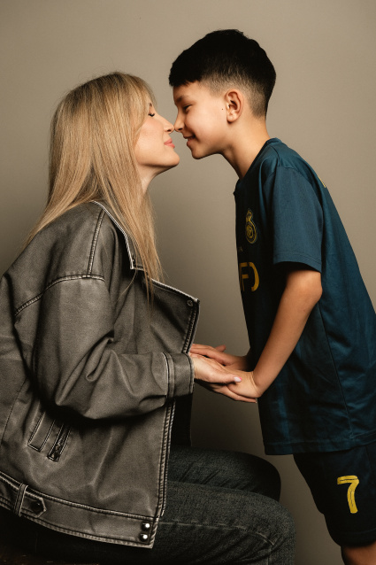 Семейная фотосессия в студии с детьми - заказать в Красноярске от фотостудии Fashion Box
 – фото № 10