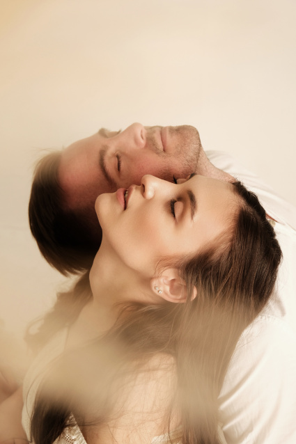 Заказать фотосессию Love Story в студии от сети фотостудий Fashion Box в Красноярске
 – фото № 2