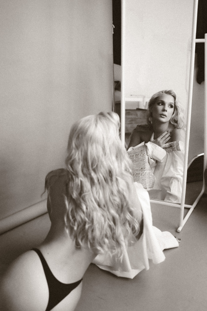 Заказать фотосессию в стиле Ню в 2-х образах в Красноярске от сети фотостудии Fashion Box

 – фото № 3