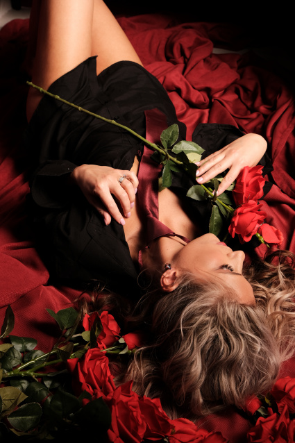 Заказать фотосессию в стиле Ню в 2-х образах в Красноярске от сети фотостудии Fashion Box

 – фото № 9