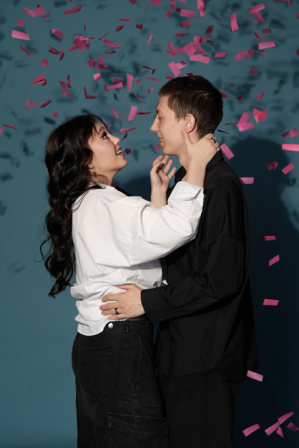 Заказать фотосессию Love Story в студии от сети фотостудий Fashion Box в Красноярске
 – фото № 8