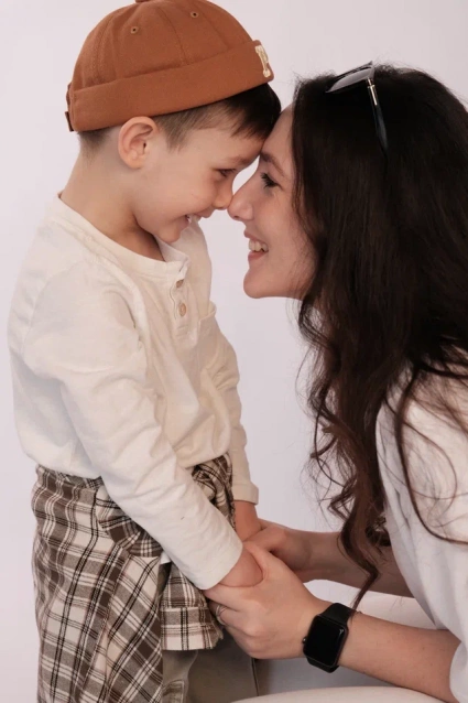 Семейная фотосессия в студии с детьми - заказать в Красноярске от фотостудии Fashion Box
 – фото № 10