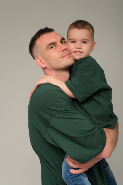 Семейная фотосессия в студии с детьми - заказать в Красноярске от фотостудии Fashion Box
 – фото № 3