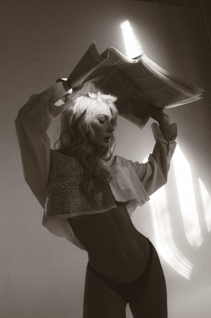 Заказать фотосессию в стиле Ню в 2-х образах в Красноярске от сети фотостудии Fashion Box

 – фото № 8