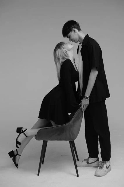 Заказать фотосессию Love Story в студии от сети фотостудий Fashion Box в Красноярске
 – фото № 19